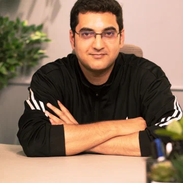 Portrait of Naveen Prabhu, Co-Founder and CEO of GetXEO